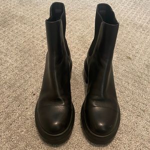 Stuart Weitzman Norah black chunky boot